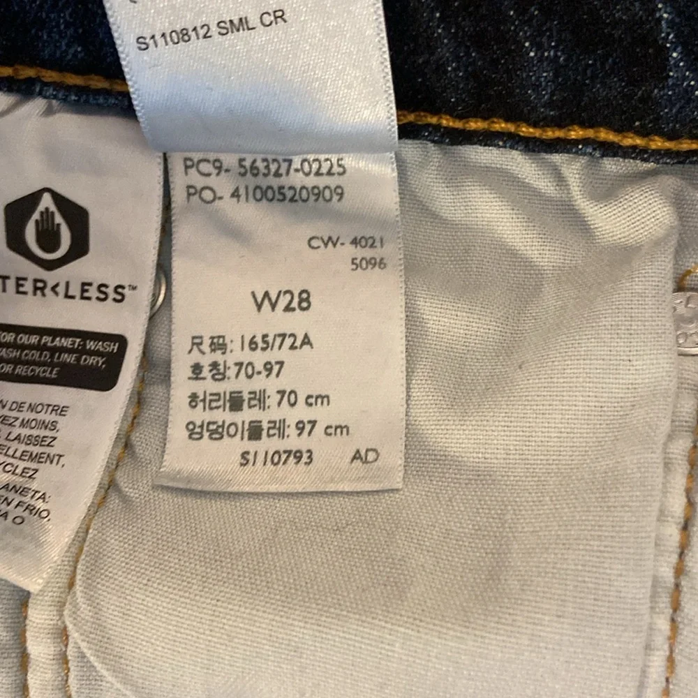 Levi's Women's 501 Original Shorts, Salsa Shaker (Waterless), sz 28 - Picture 6 of 6